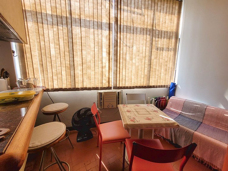 G221 Confortável apartamento en Copacabana!