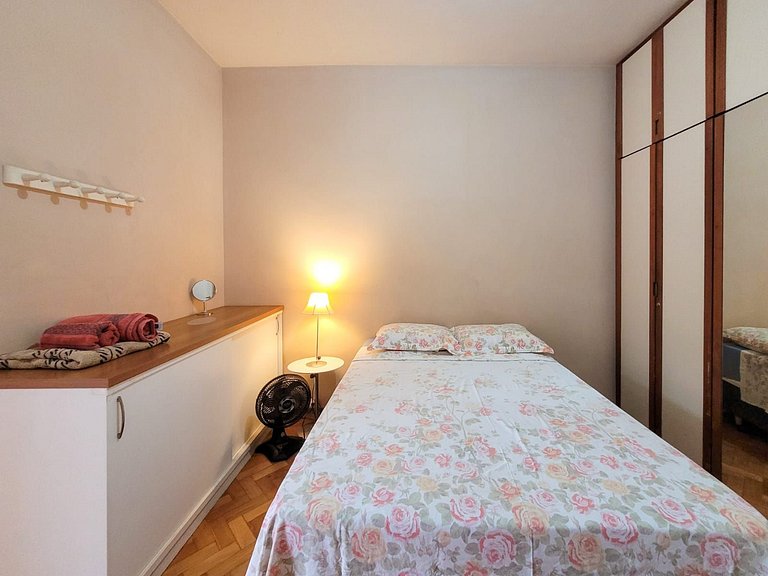 G221 Confortável apartamento en Copacabana!