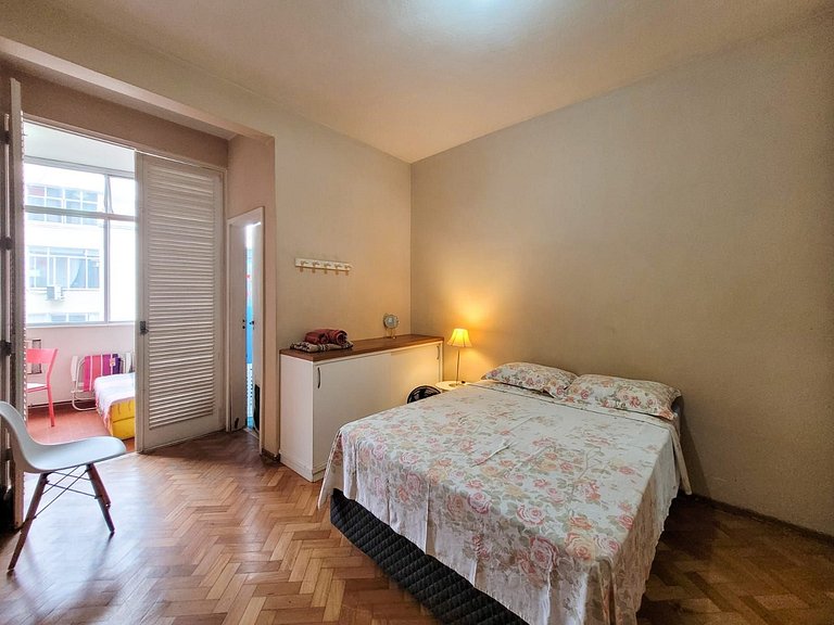 G221 Confortável apartamento en Copacabana!