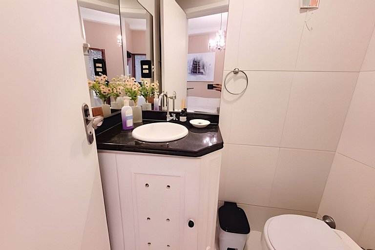 Apto 2 qts a 120 mts da Praia, otima localizaçao