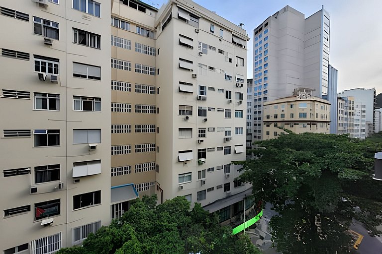 Apto 2 qts a 120 mts da Praia, otima localizaçao