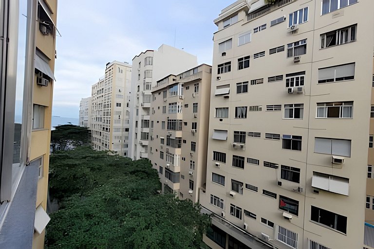 Apto 2 qts a 120 mts da Praia, otima localizaçao