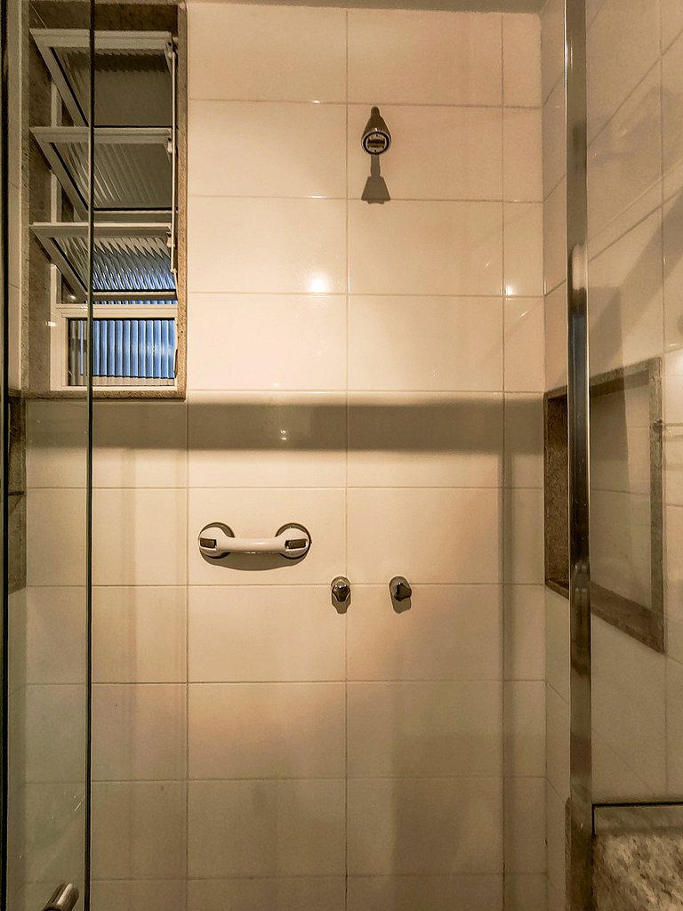 ML99 - Apartamento de 2 quartos, ótima localização