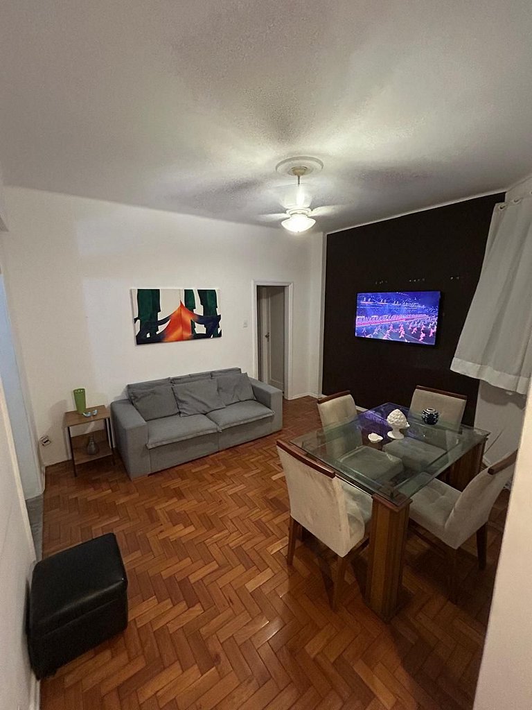 Apartamento espaçoso com 2 quartos e localização privilegiad