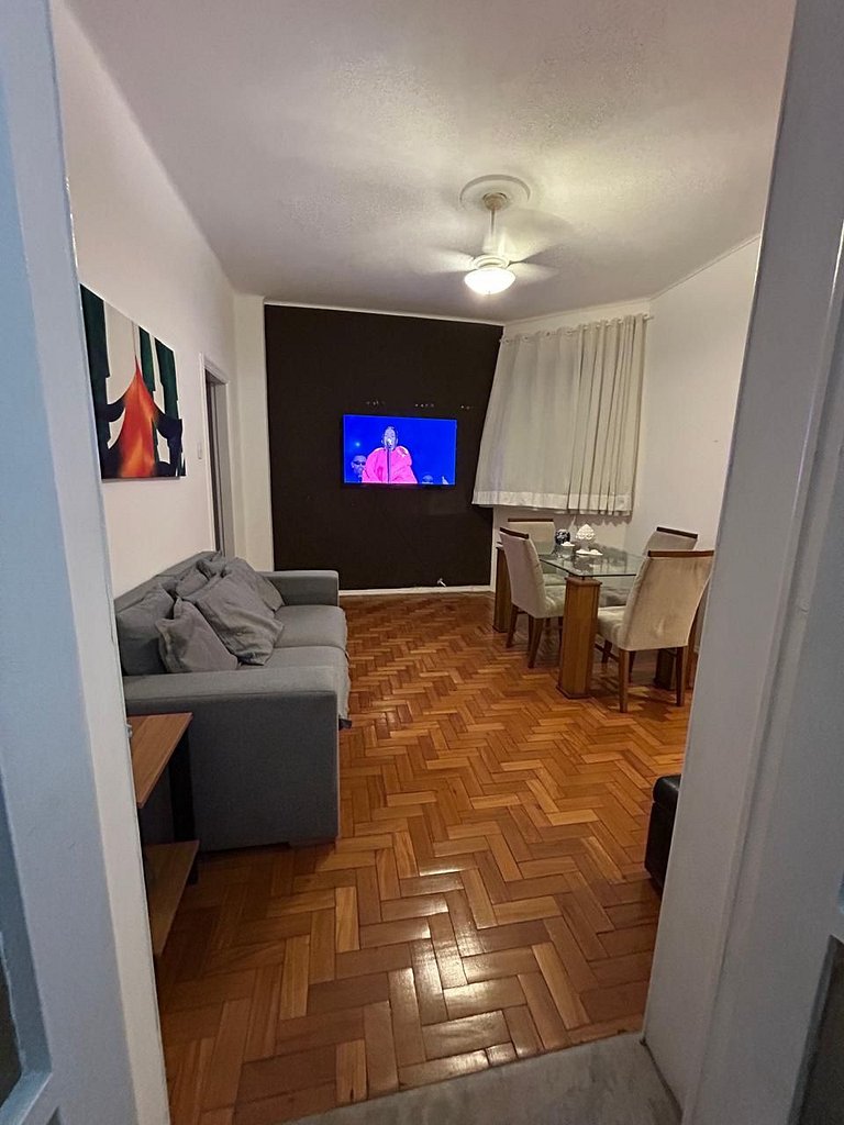 Apartamento espaçoso com 2 quartos e localização privilegiad