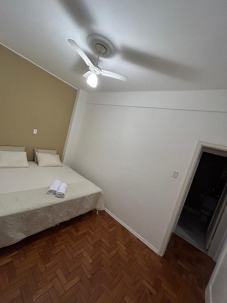 Apartamento espaçoso com 2 quartos e localização privilegiad