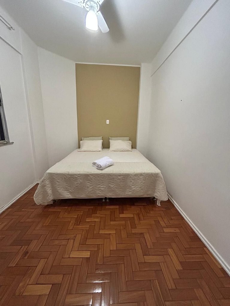 Apartamento espaçoso com 2 quartos e localização privilegiad