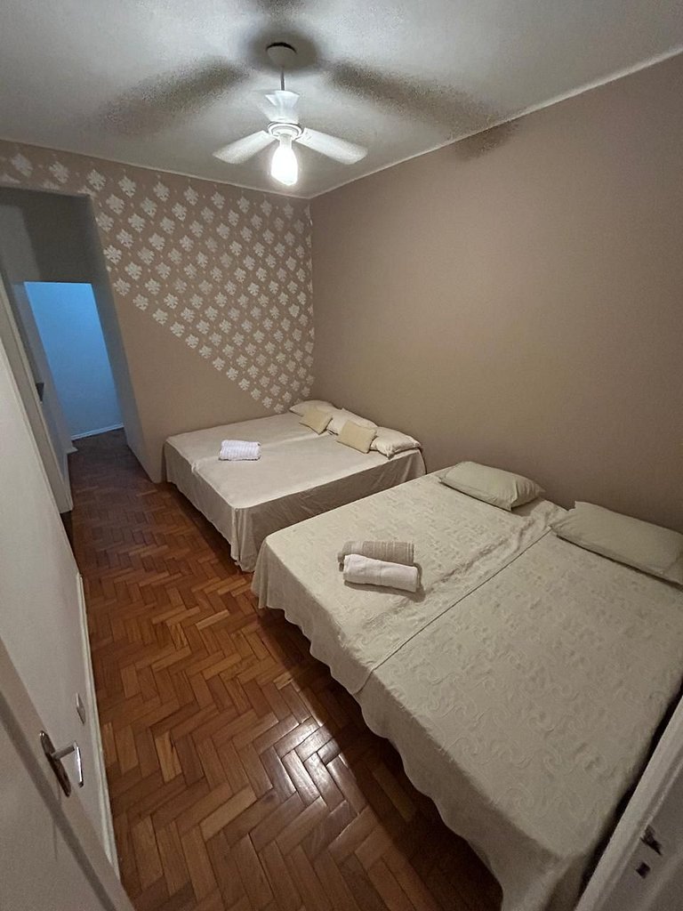 Apartamento espaçoso com 2 quartos e localização privilegiad