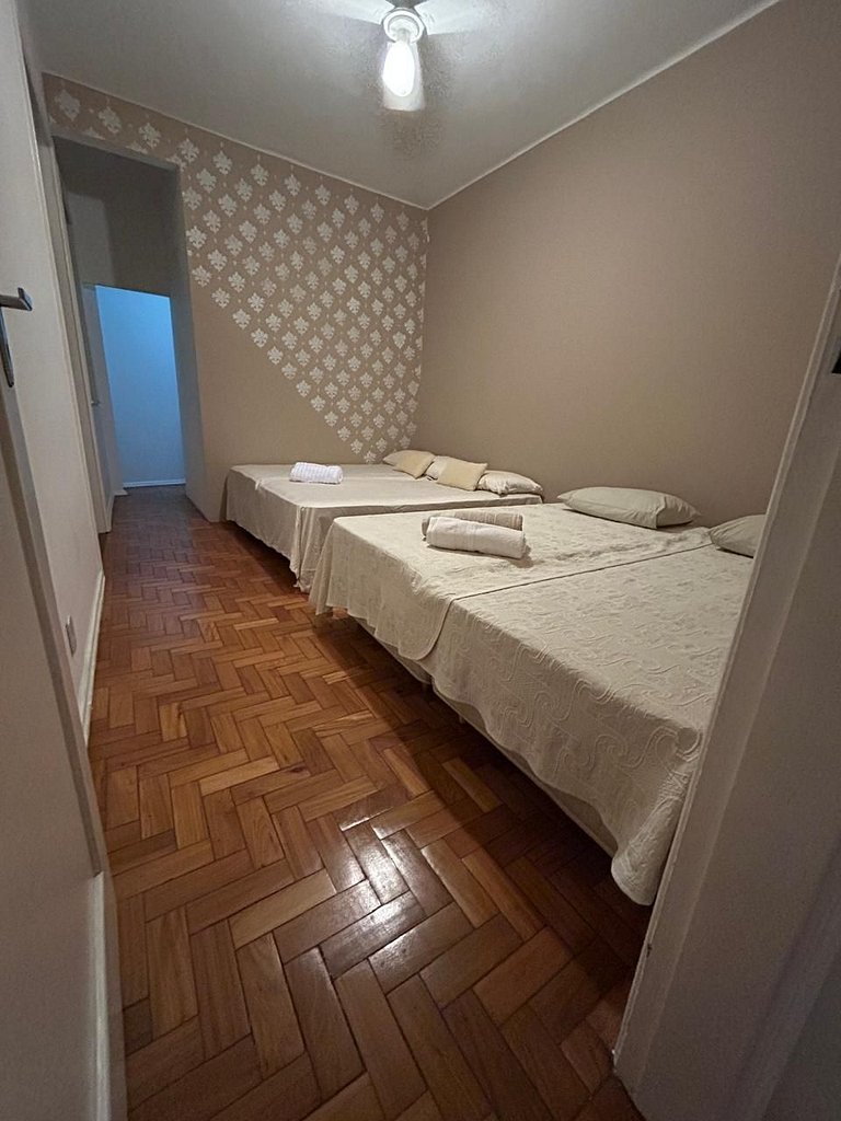 Apartamento espaçoso com 2 quartos e localização privilegiad