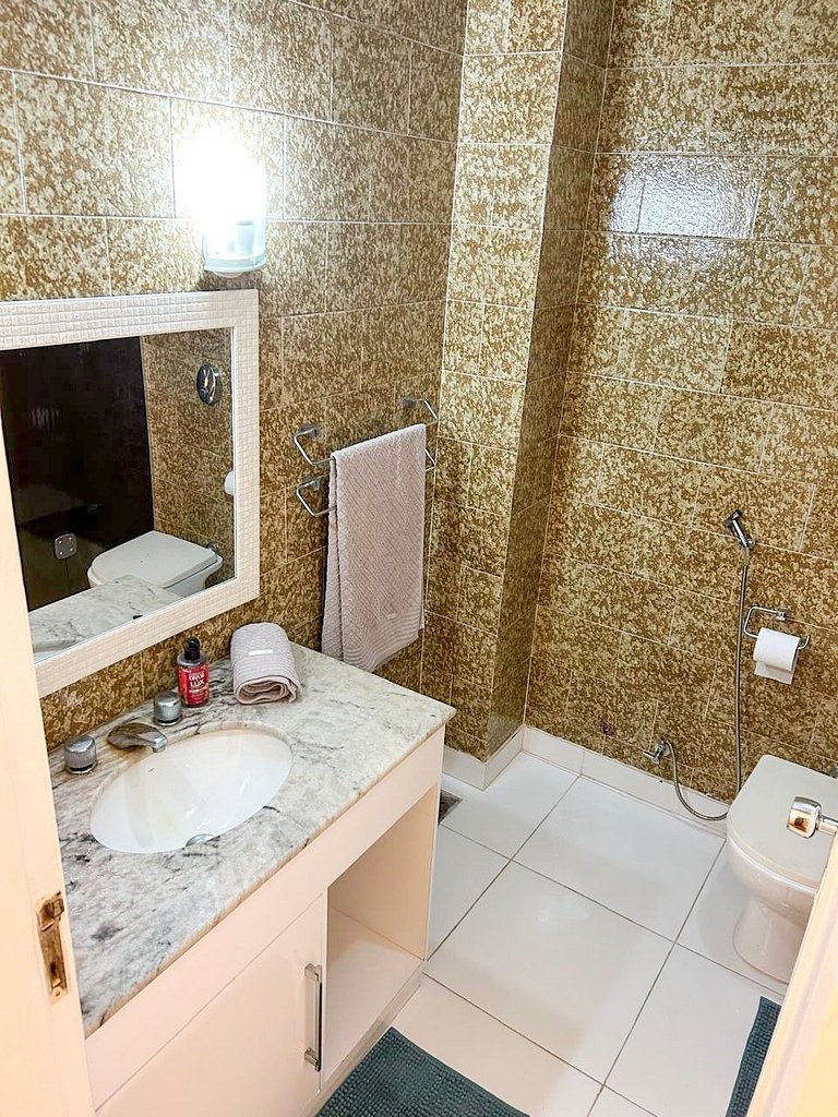 Apartamento espaçoso com 2 quartos e localização privilegiad