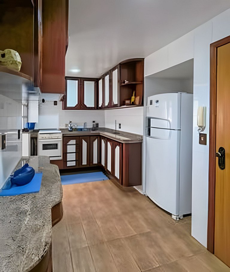Charmoso apartamento a metros da PRAIA