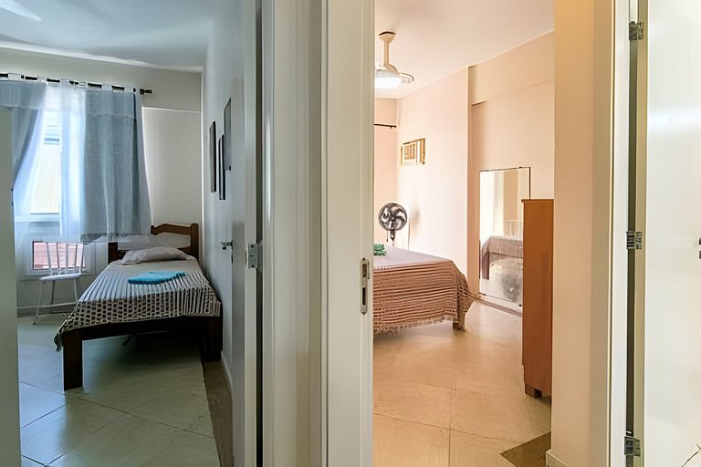 Aconchegante 2 quartos a 100 metros da praia